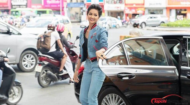 H'Hen Niê bức xúc thay Khánh Vân sau tin đồn 'sau một đêm thức dậy, bỗng có nhà và xe mới' ảnh 2