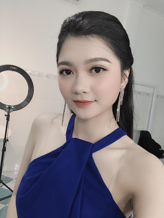 Nữ sinh Cà Mau từng phải nghỉ học do gia cảnh khó khăn dự thi Hoa hậu Việt Nam ảnh 5