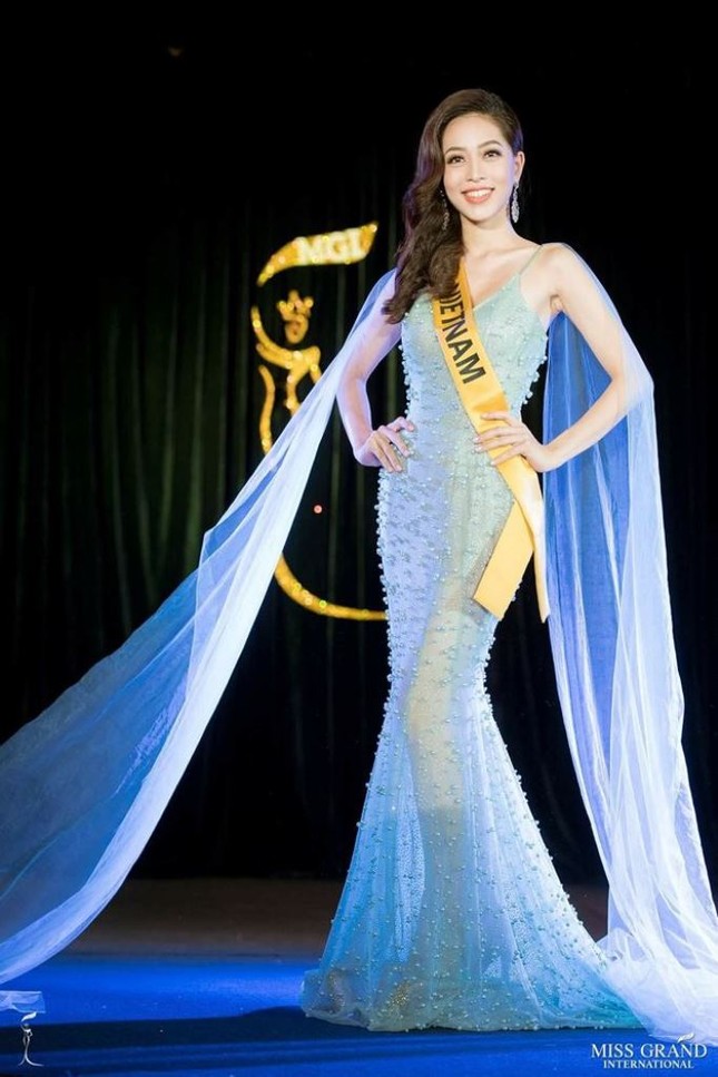 Top 3 HHVN 2018: Tiểu Vy lột xác nóng bỏng, Thuý An viên mãn bên ông xã hơn 12 tuổi ảnh 7
