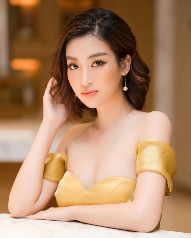 Top 3 HHVN 2016: Đỗ Mỹ Linh chuyển hướng thành nhà thiết kế, Thanh Tú viên mãn bên ông xã hơn 16 tuổi ảnh 5