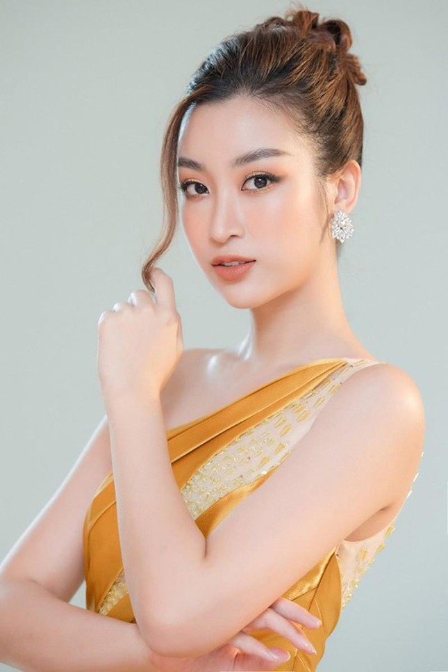 Top 3 HHVN 2016: Đỗ Mỹ Linh chuyển hướng thành nhà thiết kế, Thanh Tú viên mãn bên ông xã hơn 16 tuổi ảnh 8