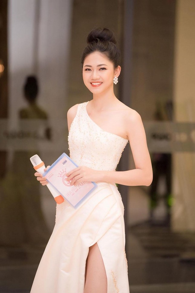 Top 3 HHVN 2016: Đỗ Mỹ Linh chuyển hướng thành nhà thiết kế, Thanh Tú viên mãn bên ông xã hơn 16 tuổi ảnh 11