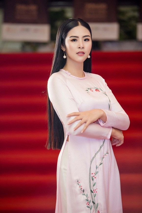 Top 3 HHVN 2010: Ngọc Hân thành nhà thiết kế nổi tiếng, Á hậu Hoàng My chu du khắp thế giới ảnh 6