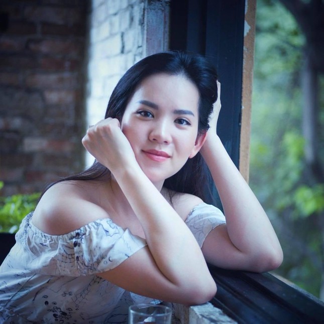 Á hậu Hoàng Oanh từng là đại diện hãng hàng không quốc gia Việt Nam giờ ra sao? ảnh 7