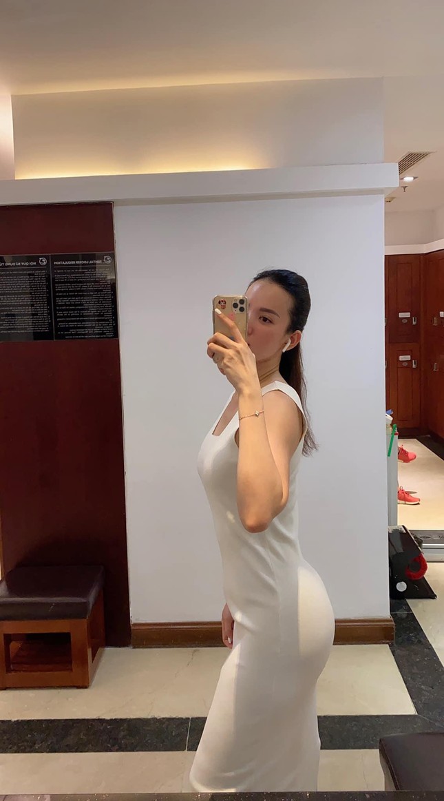 Á hậu Hoàng Oanh từng là đại diện hãng hàng không quốc gia Việt Nam giờ ra sao? ảnh 10