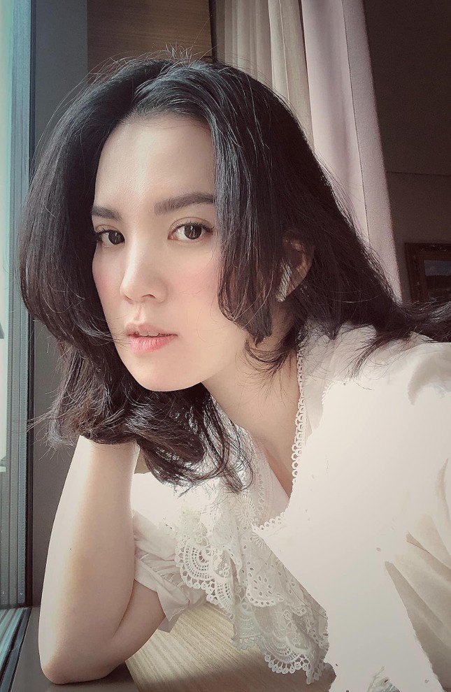 Á hậu Hoàng Oanh từng là đại diện hãng hàng không quốc gia Việt Nam giờ ra sao? ảnh 9