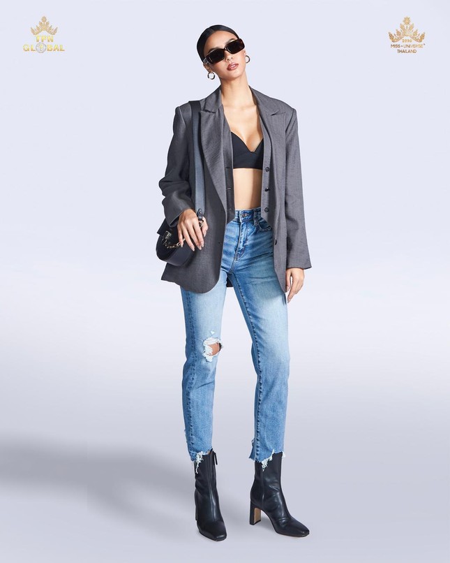 Đối thủ nặng ký của Khánh Vân biến Miss Universe 2020 thành 'sàn diễn thời trang' ảnh 7