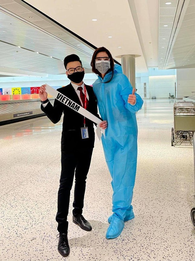 Vừa tới Mỹ, Khánh Vân thể hiện 'chiến thuật' váy áo thông minh làm fan trầm trồ khen ngợi ảnh 1