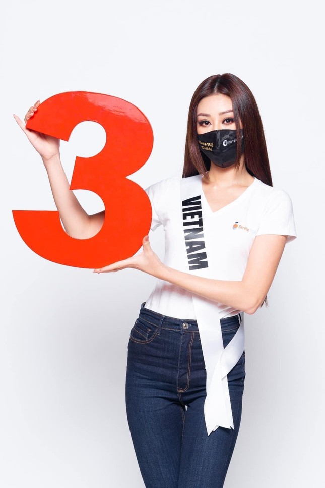 Khánh Vân được Á hậu Hoàn vũ thế giới 2017 dự đoán lọt top 10 Miss Universe ảnh 10