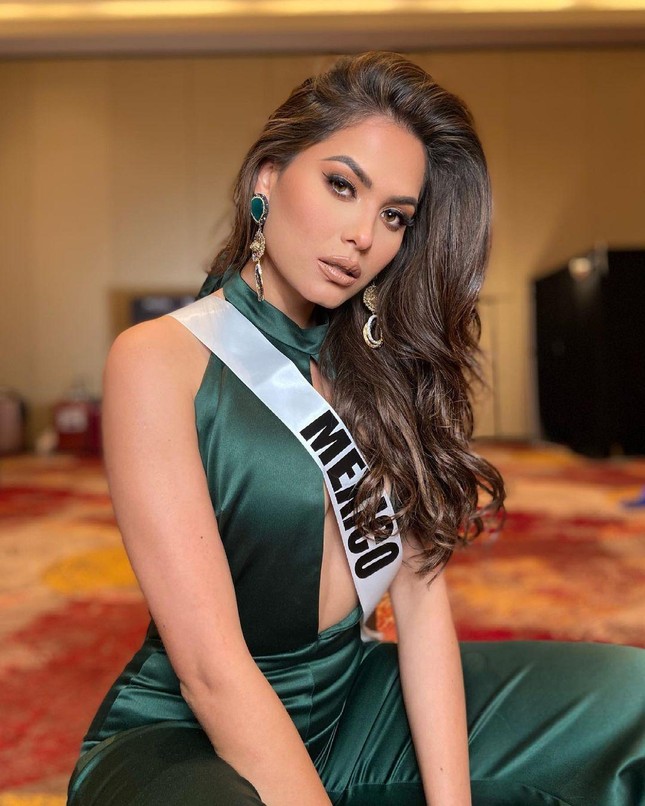 Tân Miss Universe 2020: Từng là Á hậu 1 Miss World 2017, nhan sắc cực nóng bỏng ảnh 3
