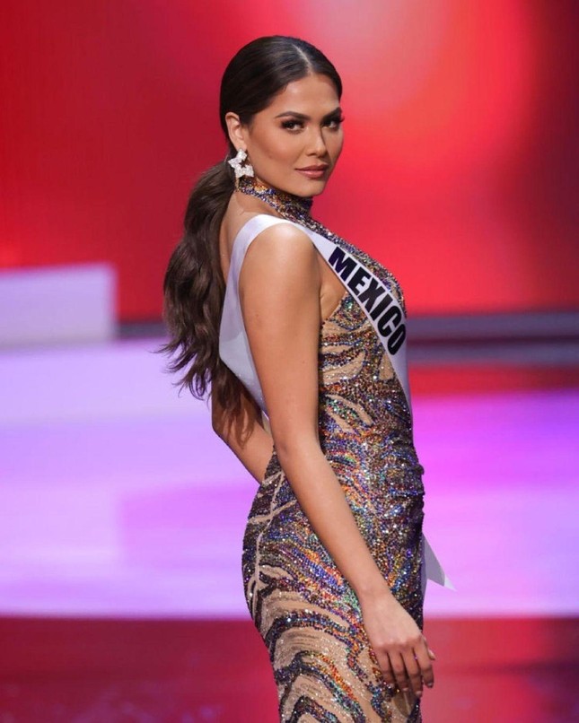 Tân Miss Universe 2020: Từng là Á hậu 1 Miss World 2017, nhan sắc cực nóng bỏng ảnh 6