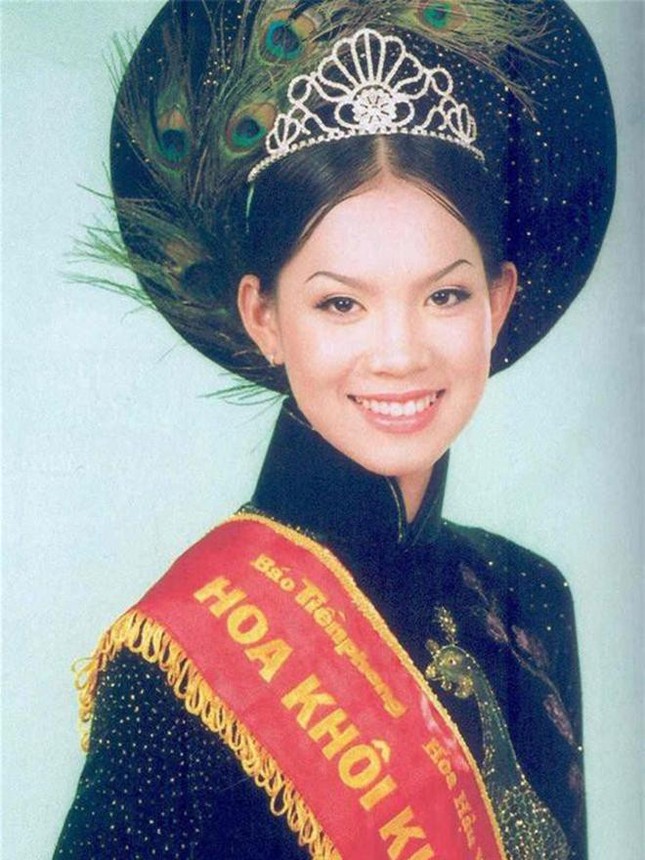 Nhan sắc quyến rũ ở tuổi 37 của Á hậu Hoàng Oanh từng là đại diện hãng hàng không quốc gia ảnh 7