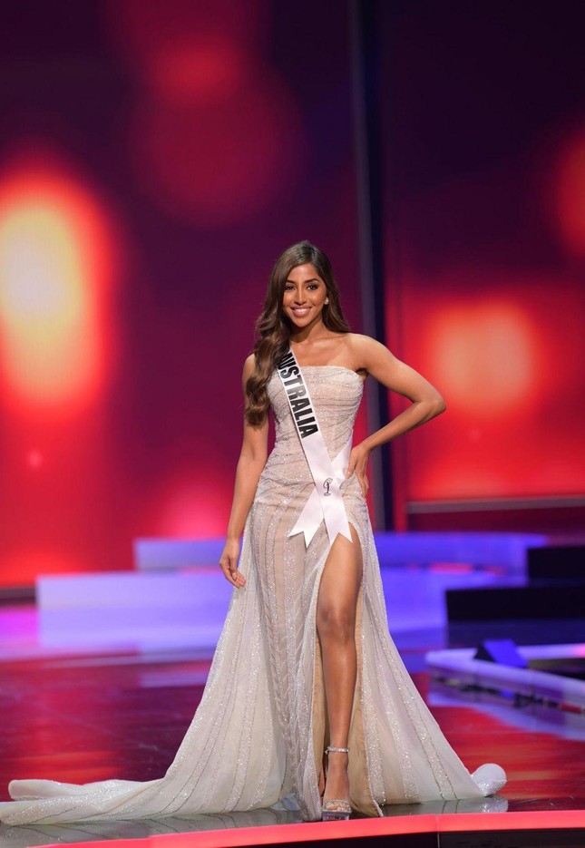 Maria Thattil - cô nàng 'nấm lùn' làm nên kỳ tích lọt top 10 Miss Universe 2021 ảnh 9