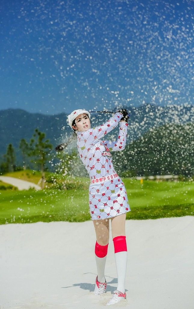 Dàn Hoa hậu quyến rũ trên sân golf, háo hức chờ đón Tiền Phong Golf Championship 2021 ảnh 7