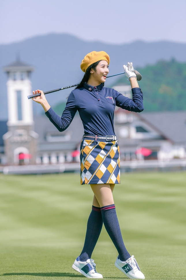 Dàn Hoa hậu quyến rũ trên sân golf, háo hức chờ đón Tiền Phong Golf Championship 2021 ảnh 9