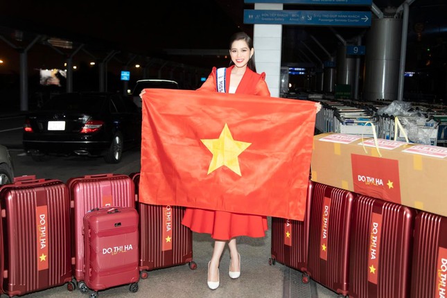 Bị delay, Đỗ Thị Hà bay hơn 30 tiếng vẫn chưa tới được Puerto Rico để dự thi Miss World ảnh 3