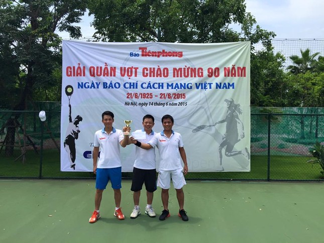 Sôi nổi giải quần vợt báo Tiền Phong chào mừng Ngày Báo chí cách mạng ảnh 2