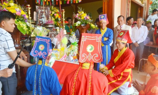 Chen chân dự lễ 'bà chúa' đỡ đẻ được vua Tự Đức sắc phong ảnh 3