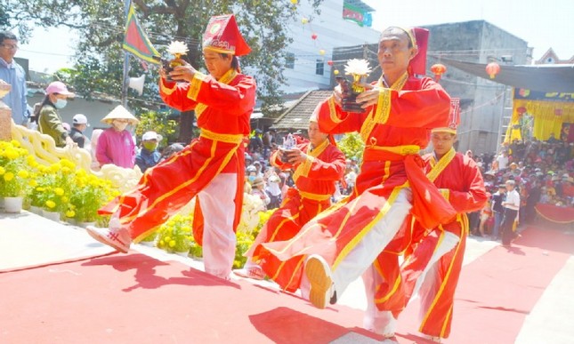 Chen chân dự lễ 'bà chúa' đỡ đẻ được vua Tự Đức sắc phong ảnh 2