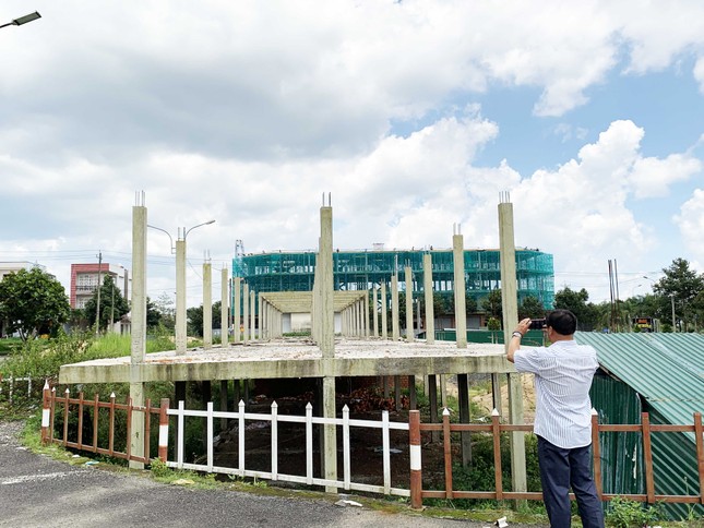Buộc tháo dỡ 28 ki ốt phá vỡ kiến trúc khu chợ đẹp bậc nhất Việt Nam ảnh 2