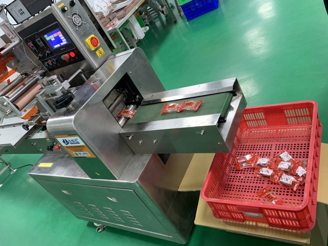 Hồng Đà Lạt lên đời, 'cháy hàng' khi sấy treo kiểu Nhật ảnh 7