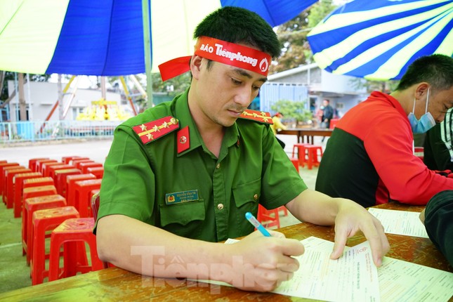 Chủ nhật Đỏ ở Tây Nguyên: Đến hiến máu sớm để kịp về làm lễ ăn hỏi ảnh 14