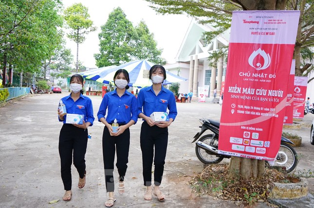 Chủ nhật Đỏ ở Tây Nguyên: Đến hiến máu sớm để kịp về làm lễ ăn hỏi ảnh 10