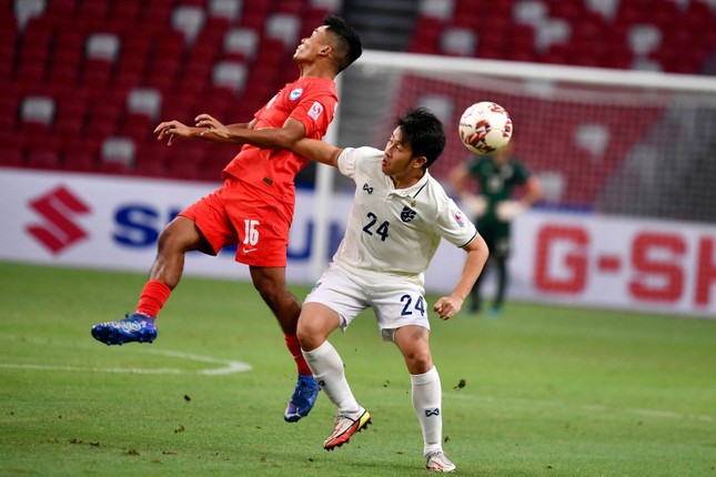 Thắng dễ Singapore 2-0, Thái Lan tránh gặp Việt Nam ở bán kết ảnh 9