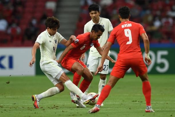 Thắng dễ Singapore 2-0, Thái Lan tránh gặp Việt Nam ở bán kết ảnh 16