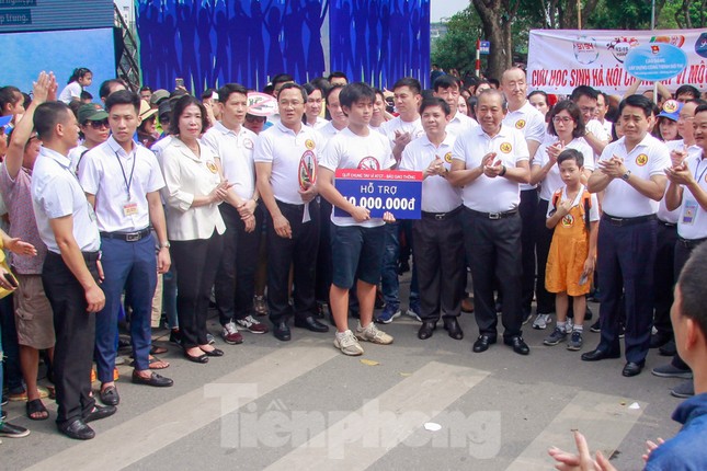 Phó Thủ tướng cùng 8.000 người đi bộ phát động: 'Đã uống rượu-Không lái xe' ảnh 9