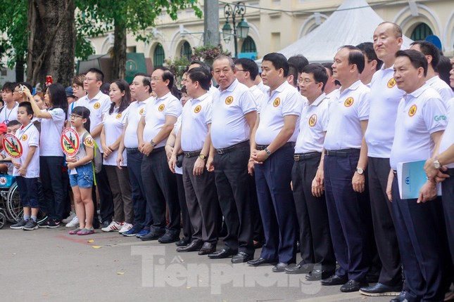 Phó Thủ tướng cùng 8.000 người đi bộ phát động: 'Đã uống rượu-Không lái xe' ảnh 2