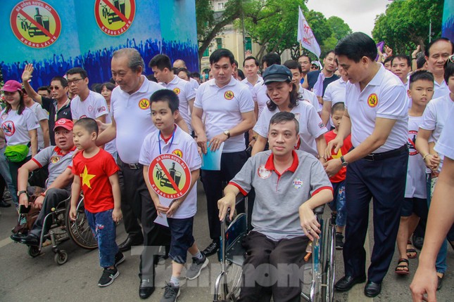 Phó Thủ tướng cùng 8.000 người đi bộ phát động: 'Đã uống rượu-Không lái xe' ảnh 7