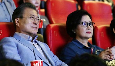 'Ký Sinh Trùng' sốt xình xịch, đến Tổng thống Hàn Quốc cũng phải ra rạp xem ảnh 3