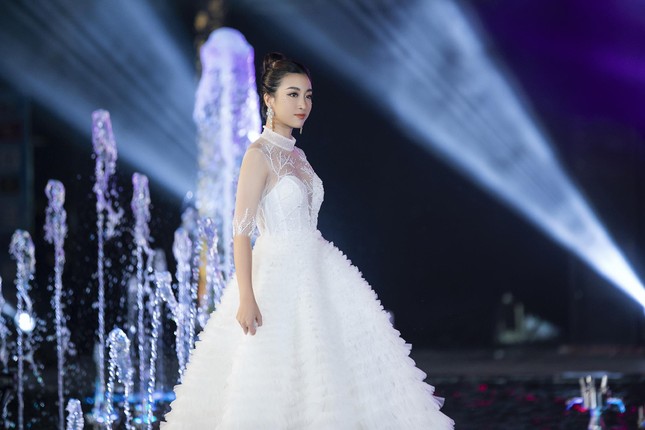 Lộ diện top 3 xuất sắc nhất tại đêm thi 'Top Model' của Miss World Việt Nam ảnh 46