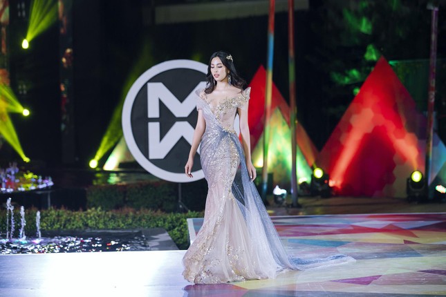 Lộ diện top 3 xuất sắc nhất tại đêm thi 'Top Model' của Miss World Việt Nam ảnh 49