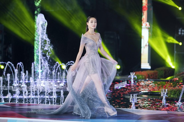 Lộ diện top 3 xuất sắc nhất tại đêm thi 'Top Model' của Miss World Việt Nam ảnh 42