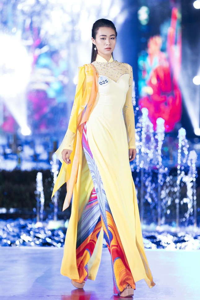 Lộ diện top 3 xuất sắc nhất tại đêm thi 'Top Model' của Miss World Việt Nam ảnh 22