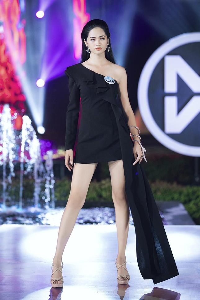 Lộ diện top 3 xuất sắc nhất tại đêm thi 'Top Model' của Miss World Việt Nam ảnh 29