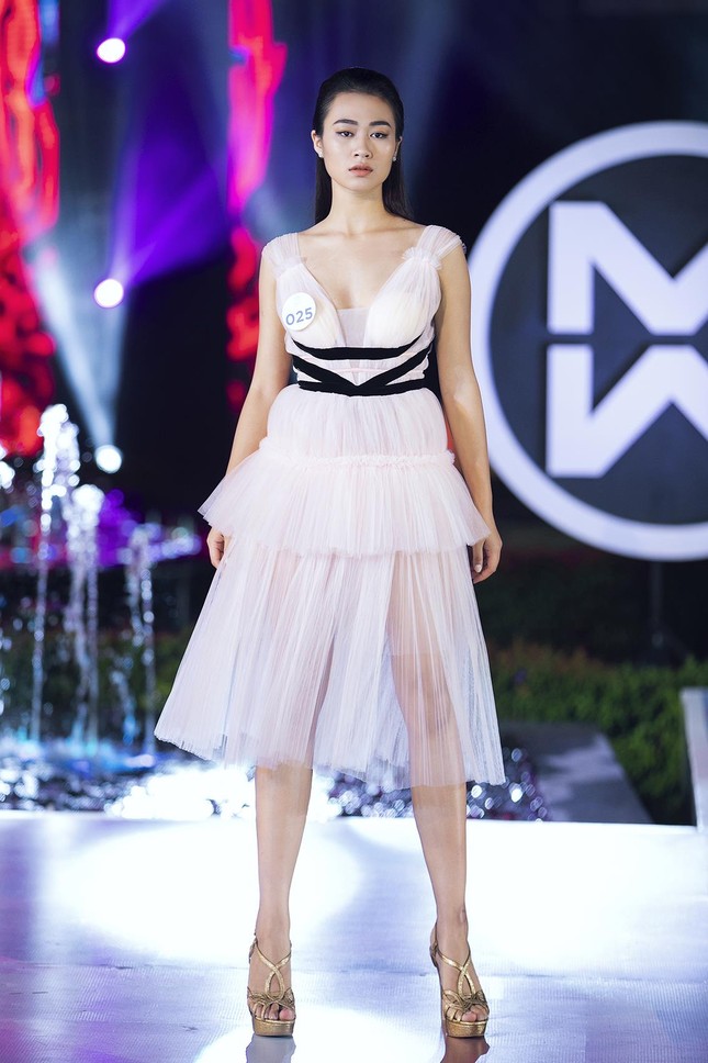 Lộ diện top 3 xuất sắc nhất tại đêm thi 'Top Model' của Miss World Việt Nam ảnh 16