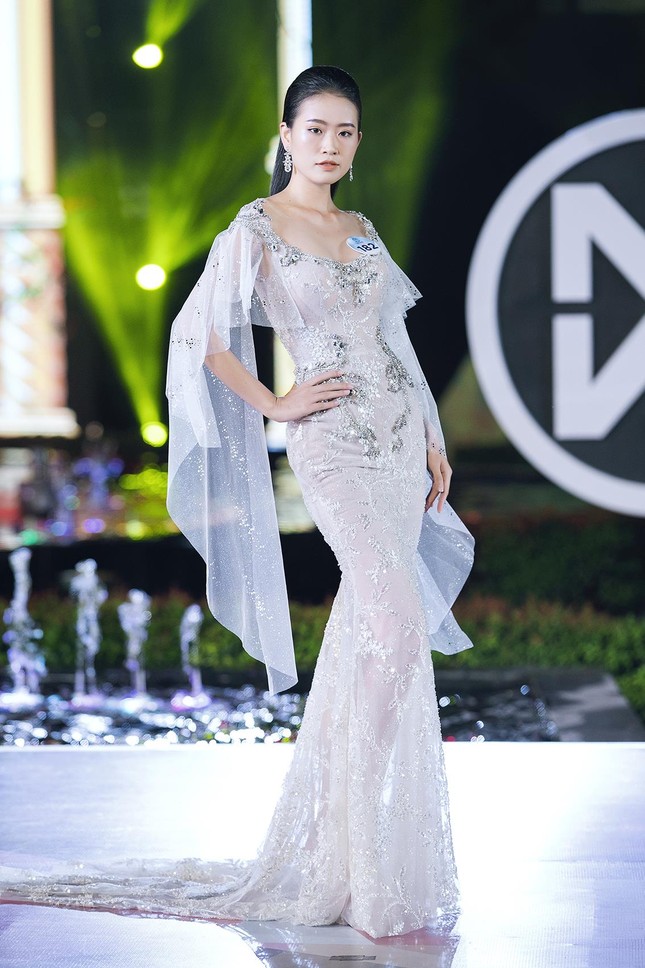Lộ diện top 3 xuất sắc nhất tại đêm thi 'Top Model' của Miss World Việt Nam ảnh 18