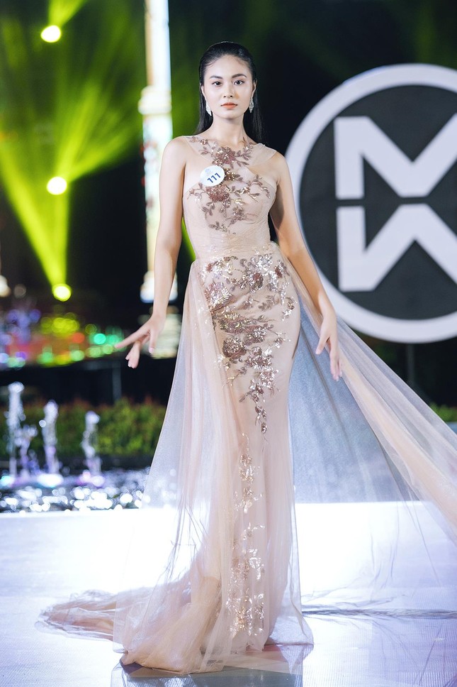Lộ diện top 3 xuất sắc nhất tại đêm thi 'Top Model' của Miss World Việt Nam ảnh 19