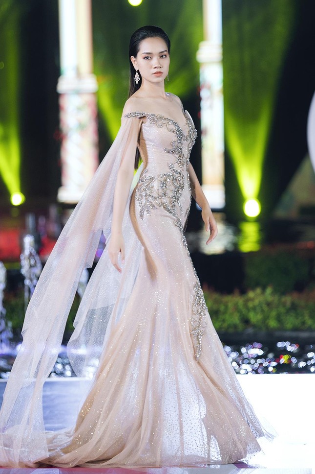Lộ diện top 3 xuất sắc nhất tại đêm thi 'Top Model' của Miss World Việt Nam ảnh 20
