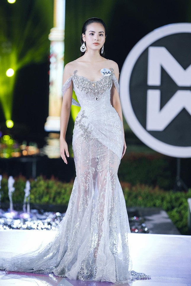 Lộ diện top 3 xuất sắc nhất tại đêm thi 'Top Model' của Miss World Việt Nam ảnh 13