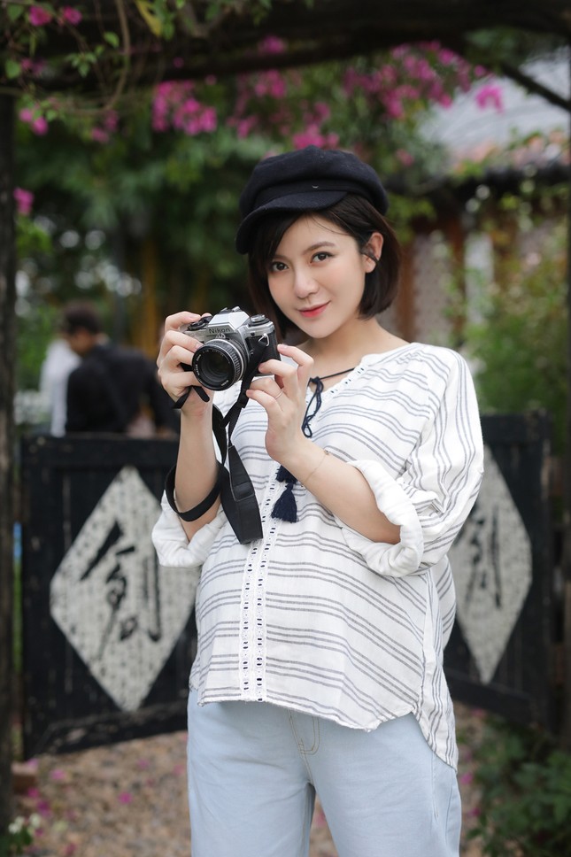 Hot girl Tú Linh M.U không màng showbiz, hài lòng việc làm vợ, làm mẹ ảnh 3