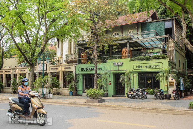 Hàng loạt quán cà phê đất 'vàng' Hà Nội tạm thời đóng cửa ảnh 6