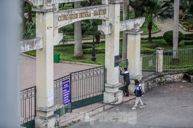 Hà Nội trước giờ 'cách ly toàn xã hội' ảnh 6