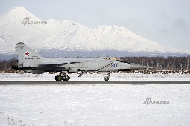 Lộ diện tiêm kích MiG-31 Nga bảo vệ vùng Viễn Đông ảnh 10