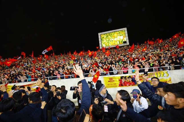 U23 Việt Nam hát 'Niềm tin chiến thắng' trên sân Mỹ Đình ảnh 27