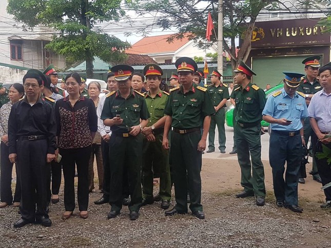 Tiễn đưa hai phi công Su-22 về đất mẹ ảnh 1