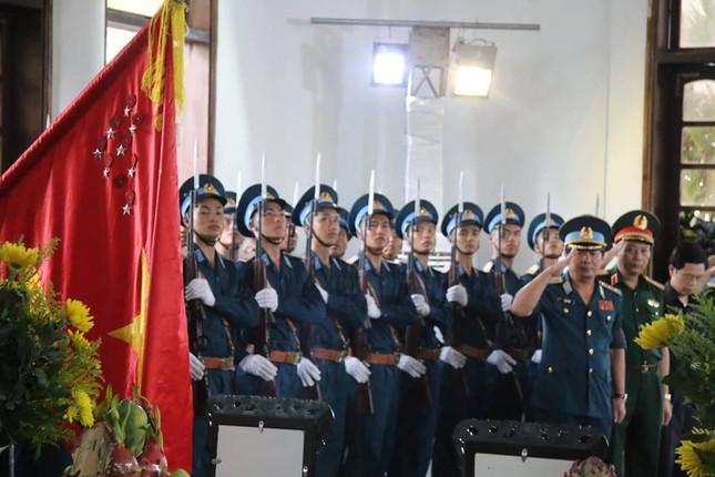 Tiễn đưa hai phi công Su-22 về đất mẹ ảnh 17